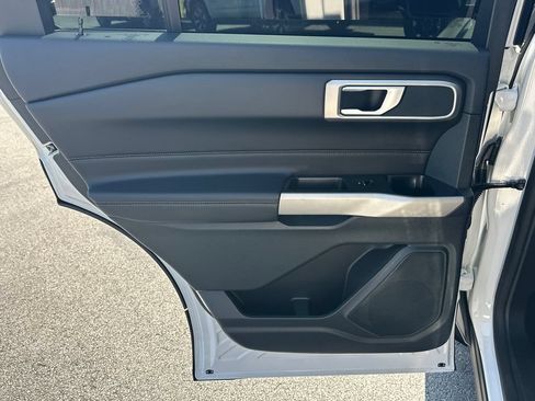 Used 2023 Ford Explorer XLT w/ Equipment Group 202A RWD image 22