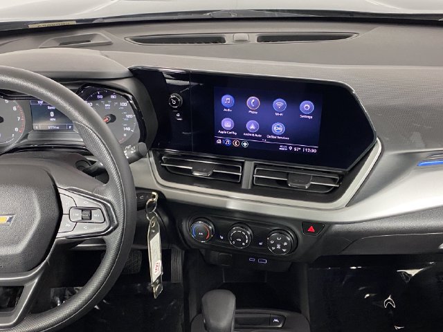 Used 2024 Chevrolet Trax LS w/ LS Convenience Package FWD image 19
