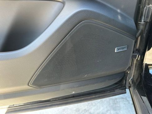 Used 2022 Porsche Cayenne Platinum Edition image 21