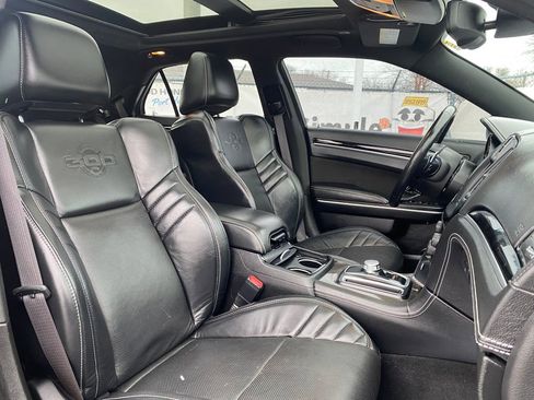 Used 2023 Chrysler 300 C image 20