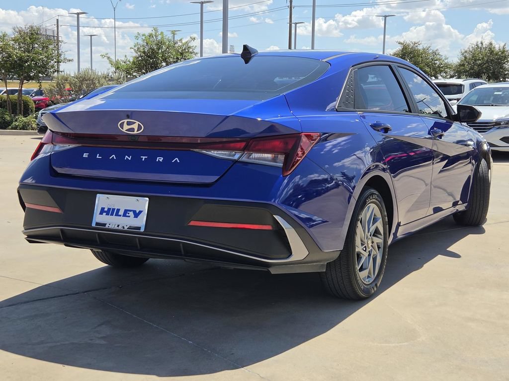 Used 2024 Hyundai Elantra SEL FWD image 4