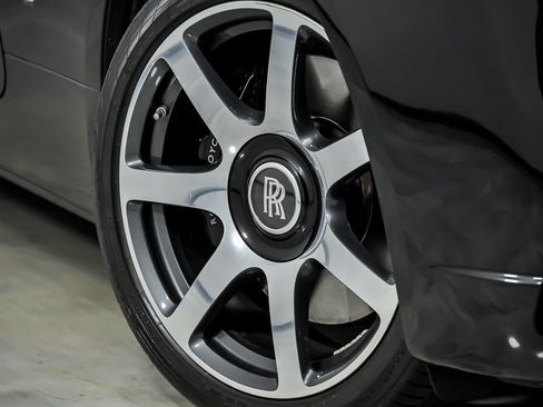 Used 2017 Rolls-Royce Dawn RWD image 4