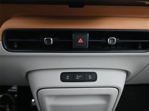 New 2025 Volkswagen ID. Buzz Pro S Plus image 31