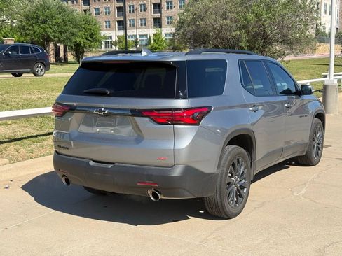 Used 2023 Chevrolet Traverse RS image 4