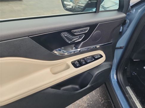 New 2026 Lincoln Corsair Premiere image 12