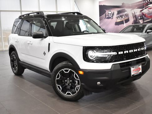 Used 2025 Ford Bronco Sport Outer Banks image 37