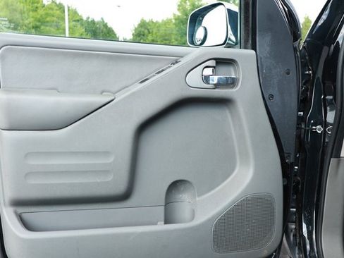 Used 2019 Nissan Frontier SL RWD image 22