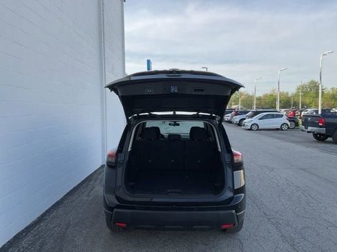 Used 2025 Nissan Rogue SV image 7