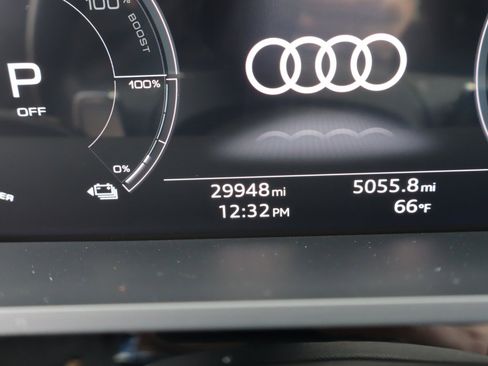 Used 2022 Audi e-tron Premium w/ Convenience Plus Package AWD/4WD image 13