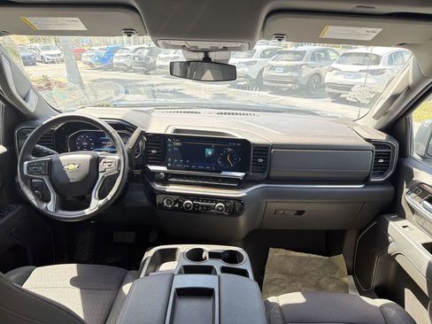 Used 2024 Chevrolet Silverado 1500 LT AWD/4WD image 10