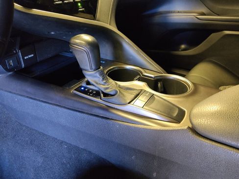 Used 2022 Toyota Camry SE w/ Carpet Mat Package (TMS) image 26