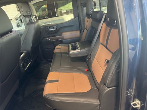 Used 2021 Chevrolet Silverado 1500 High Country w/ Technology Package image 12