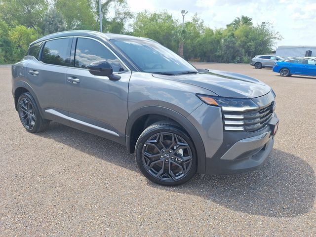 Used 2025 Nissan Kicks SR w/ Illumination Package FWD image 1