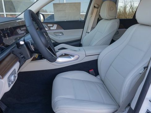 Certified 2025 Mercedes-Benz GLS 450 4MATIC image 15