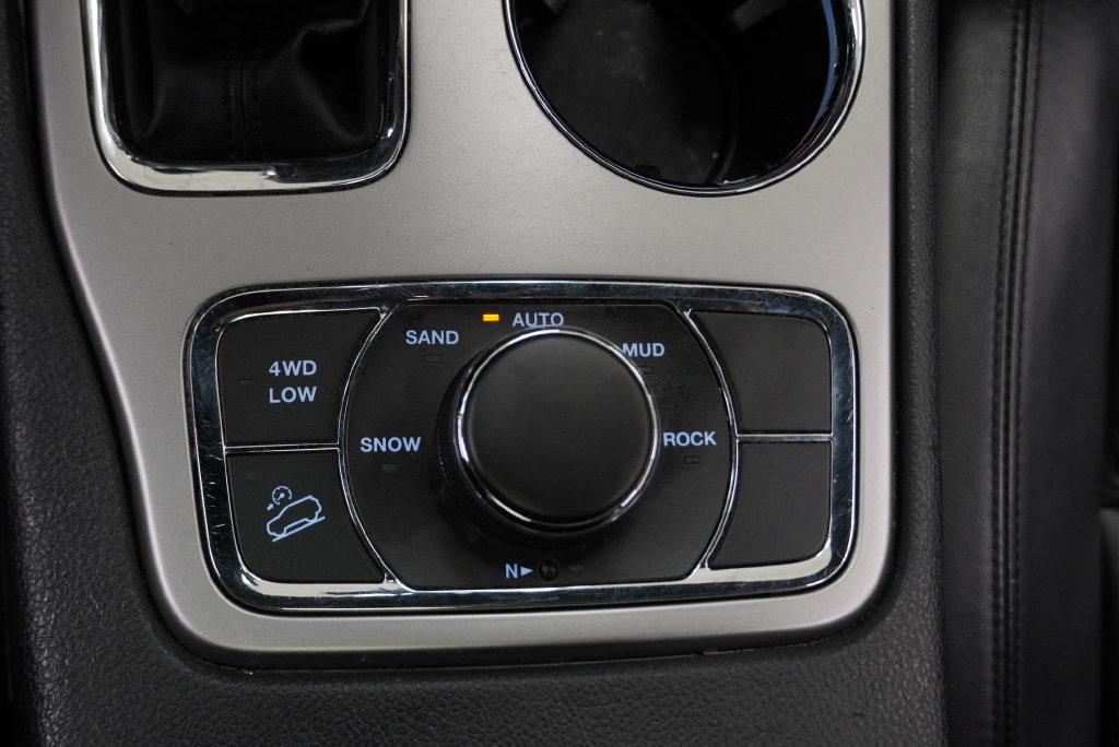 Used 2018 Jeep Grand Cherokee Limited AWD/4WD image 31
