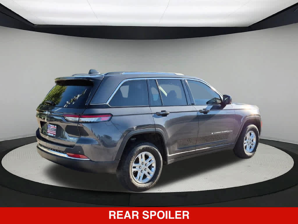 Used 2023 Jeep Grand Cherokee Laredo RWD image 7