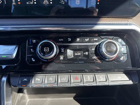 Used 2024 GMC Sierra 1500 Denali w/ Technology Package AWD/4WD image 19