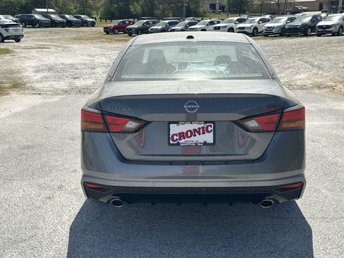 New 2026 Nissan Altima 2.5 SR image 6