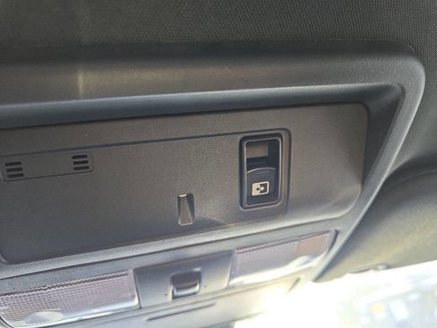 Used 2018 Nissan Titan XD image 48