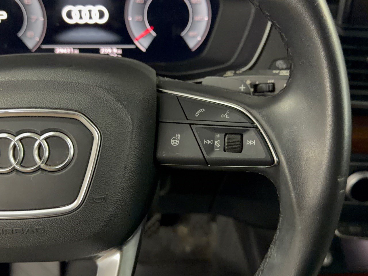 Used 2023 Audi Q5 2.0T Premium Plus w/ Premium Plus Package AWD/4WD image 19