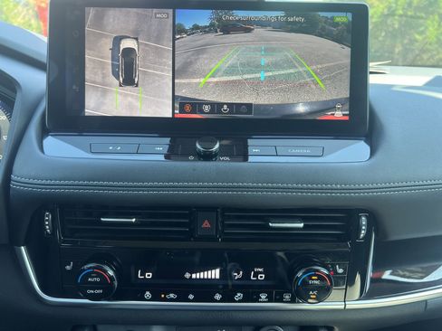 Certified 2026 Nissan Rogue SL AWD/4WD image 6