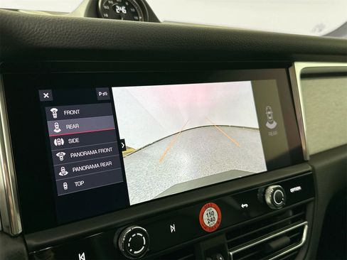 Certified 2026 Porsche Macan image 23