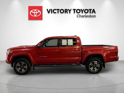 Used 2019 Toyota Tacoma TRD Sport image 2