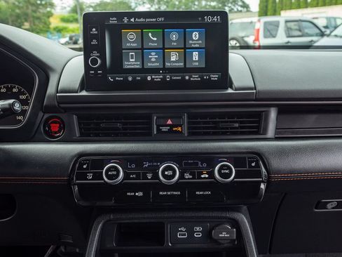 Certified 2024 Honda Pilot TrailSport image 27