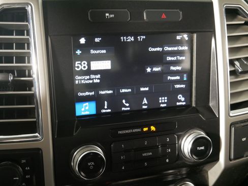 Used 2016 Ford F150 Lariat w/ Equipment Group 502A Luxury image 22