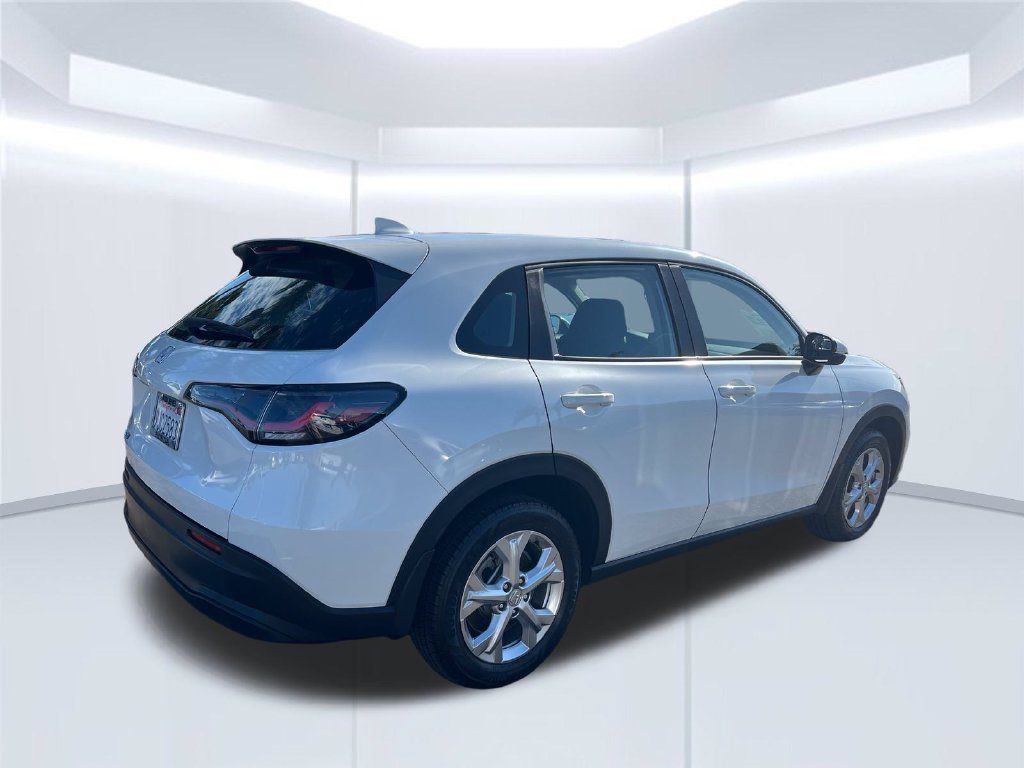 Certified 2024 Honda HR-V LX image 5