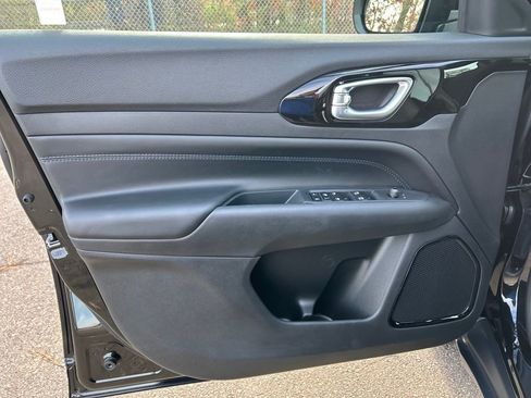 New 2026 Jeep Compass Latitude image 11