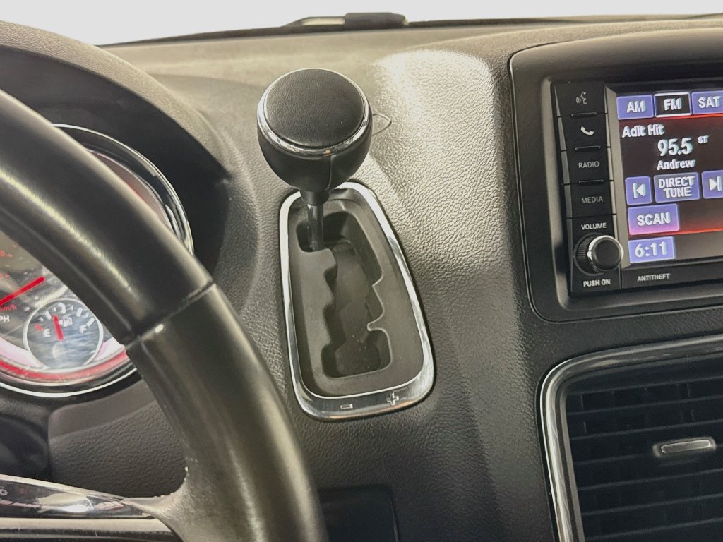 Used 2019 Dodge Grand Caravan SXT FWD image 19