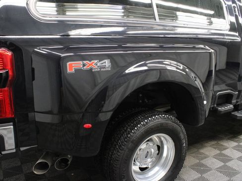 Used 2024 Ford F350 Lariat w/ FX4 Off-Road Package AWD/4WD image 43