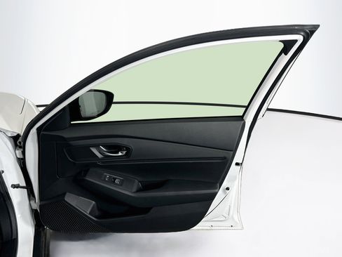 Used 2025 Honda Accord SE image 29