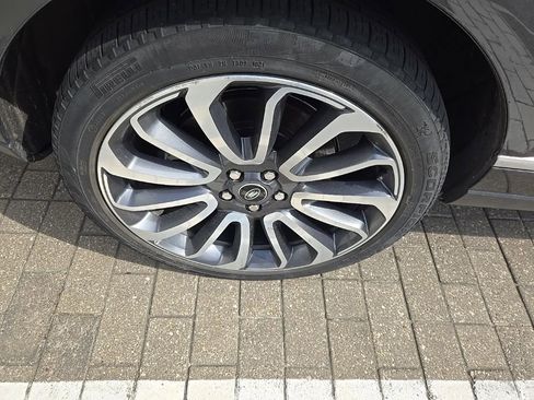 Used 2021 Land Rover Range Rover Westminster Edition image 12