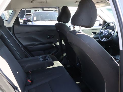 Used 2025 Hyundai Kona SEL image 11