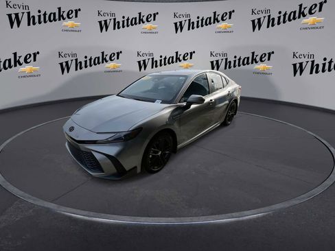 Used 2025 Toyota Camry SE w/ Multimedia Upgrade Package image 4