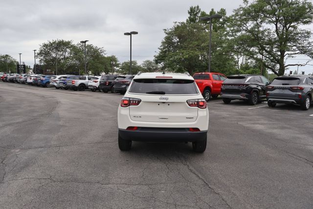 Used 2021 Jeep Compass Latitude w/ Convenience Group AWD/4WD image 6