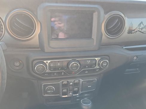 Used 2020 Jeep Gladiator Sport w/ Quick Order Package 24S image 12