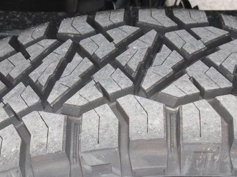 Used 2024 Chevrolet Silverado 2500 LT image 29