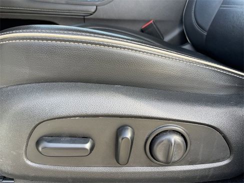 Used 2023 GMC Acadia Denali image 23