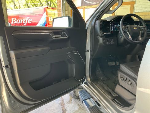 Used 2024 Chevrolet Silverado 1500 LTZ w/ LTZ Premium Package AWD/4WD image 28
