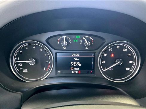 Used 2023 Buick Enclave Essence FWD image 7