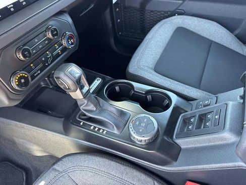 New 2025 Ford Bronco Base image 28