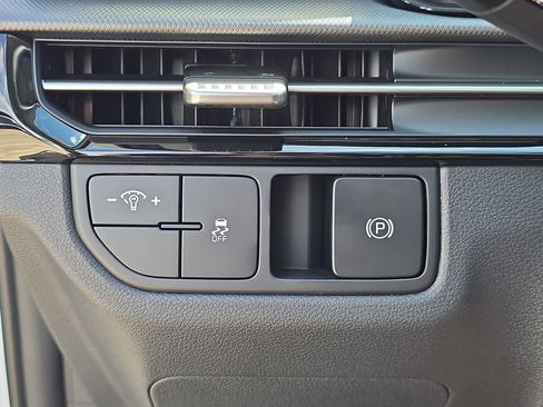 New 2026 Kia Sportage LX FWD image 28