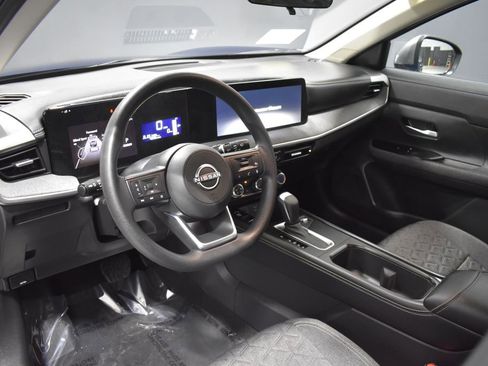 Certified 2025 Nissan Kicks SV image 4