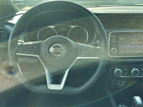 Used 2018 Nissan Kicks S FWD image 12