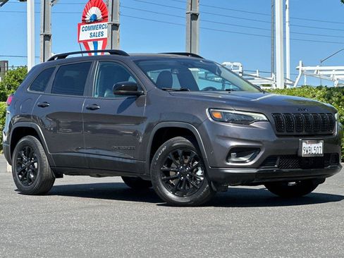 Certified 2023 Jeep Cherokee Altitude Lux AWD/4WD image 1