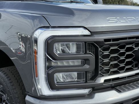 Certified 2024 Ford F250 Lariat w/ Lariat Ultimate Package image 7