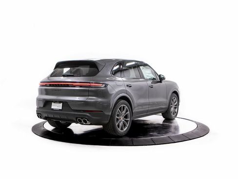 New 2026 Porsche Cayenne S image 7